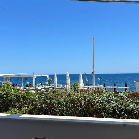 Emilia Alba Con Vista Sul Mare